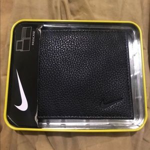 Nike Passcase Wallet
